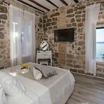 Apartment Seafront In Historical Cippico Castle Kastela