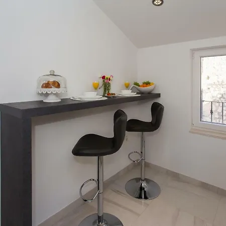 Seafront In Historical Cippico Castle Apartment Kastela