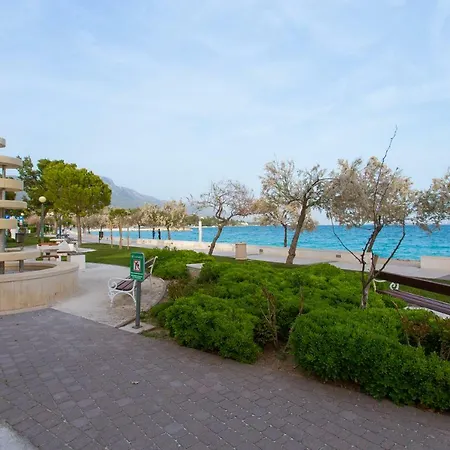 Apartment Seafront In Historical Cippico Castle